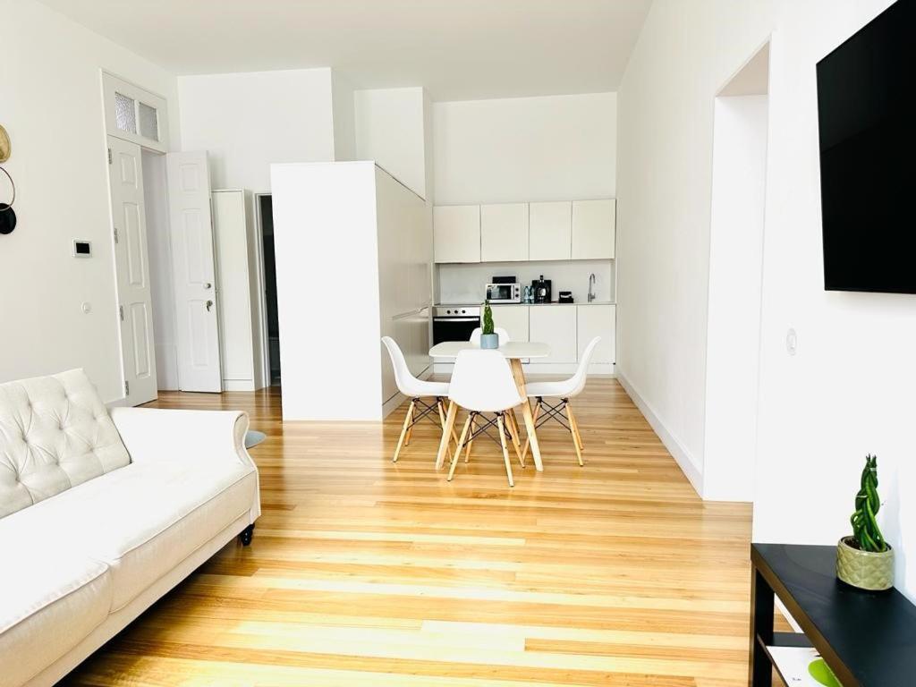 8 VILLAS Hotel&Bistrô Santo Tirso Extérieur photo